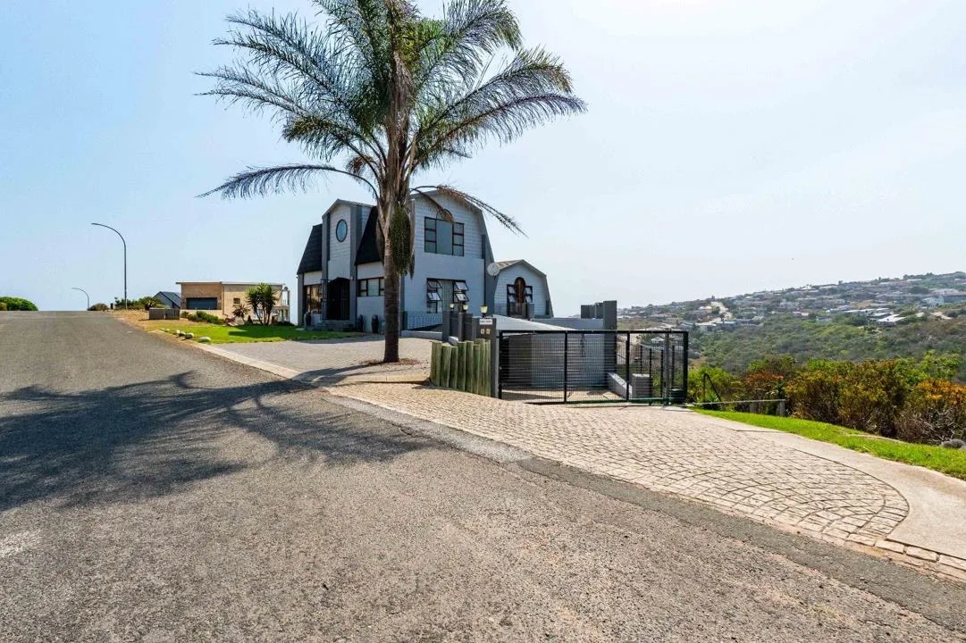 4 Bedroom House for sale in Dana Bay