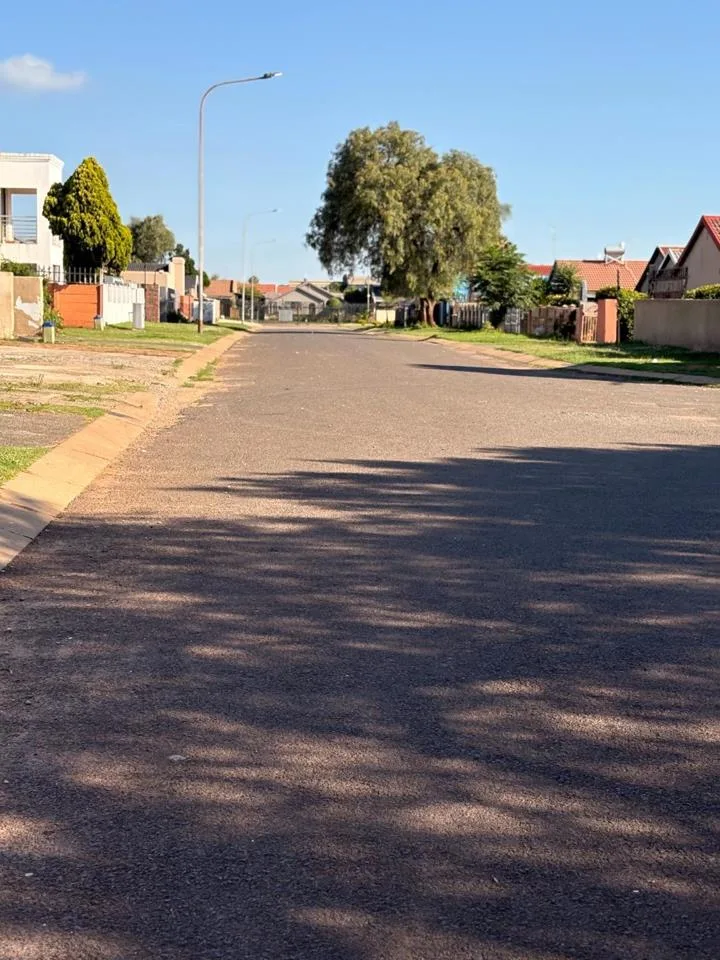 3 Bedroom House to rent in Lenasia South