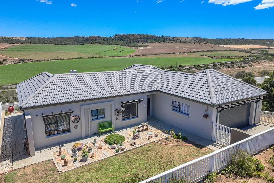 3 Bedroom House for sale in Reebok
