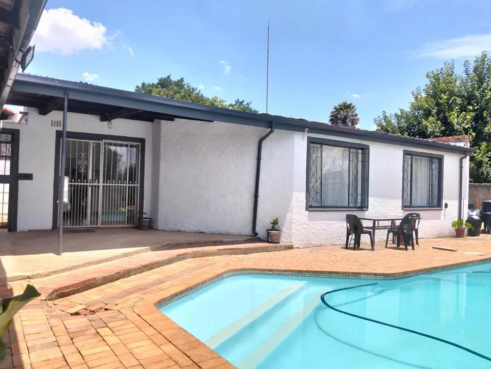 2 Bedroom Apartment / flat to rent in Witpoortjie