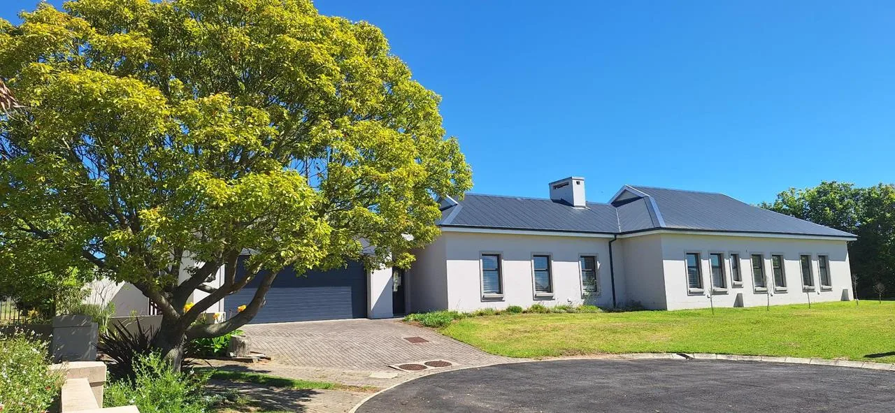 5 Bedroom House for sale in Kraaibosch