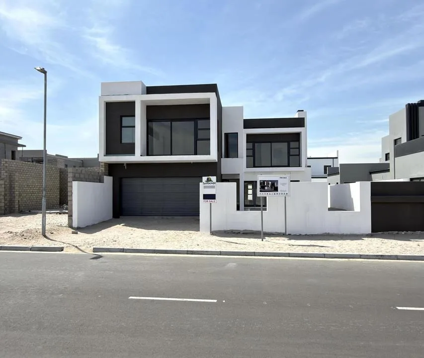 4 Bedroom House for sale in Sandown