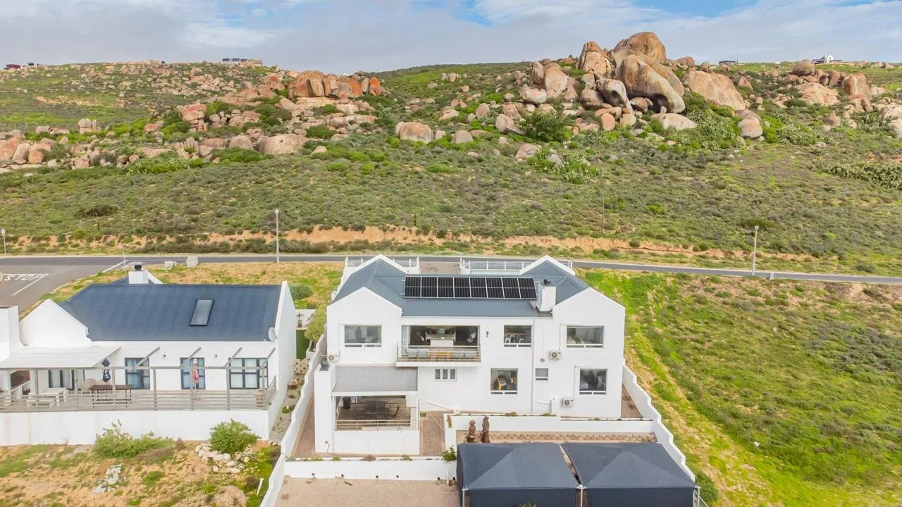 5 Bedroom House for sale in Da Gama Bay