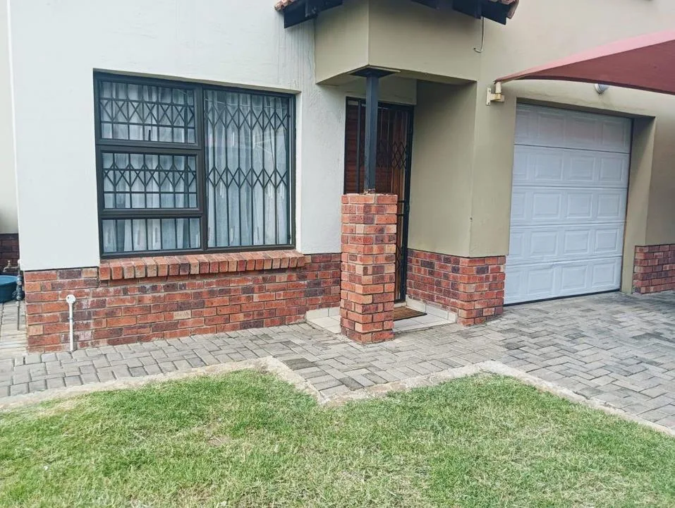 3 Bedroom Apartment / flat for sale in Waterval East