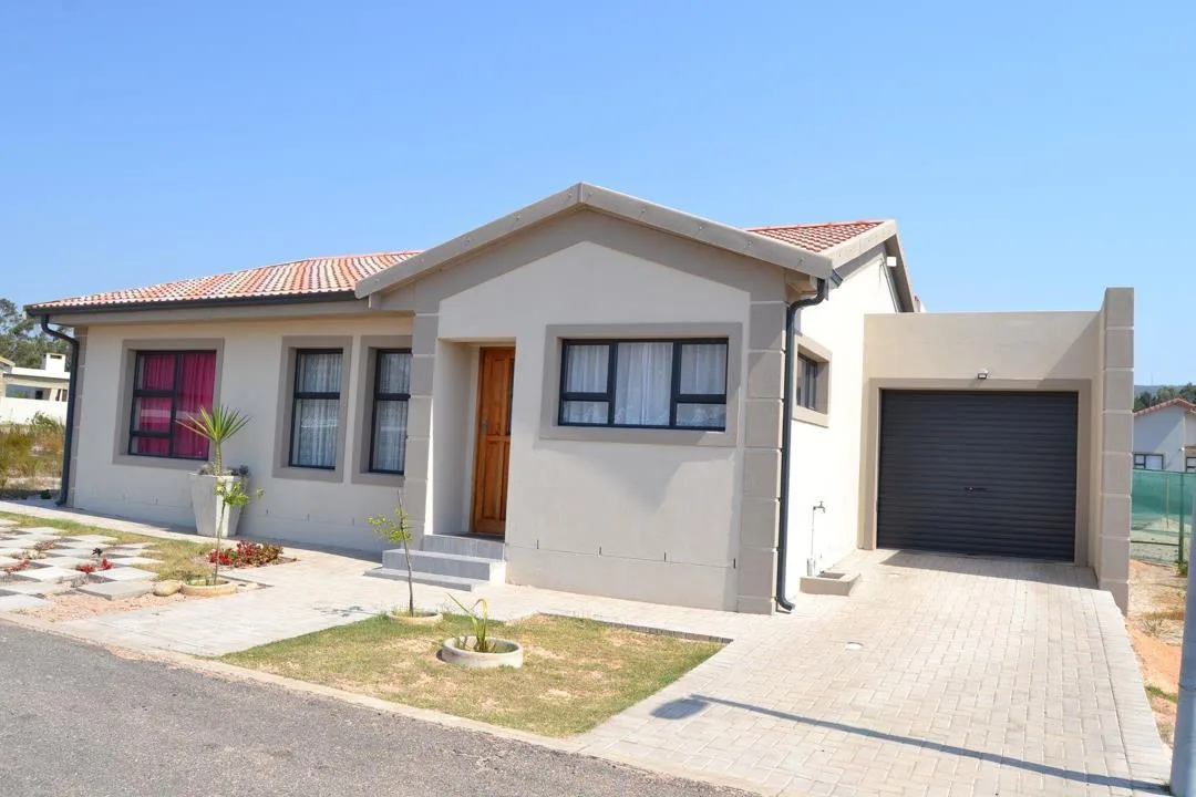 3 Bedroom House for sale in Albertinia