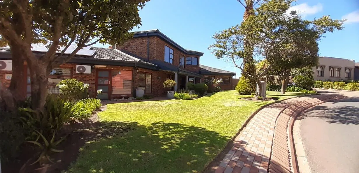 7 Bedroom House for sale in Vredenburg