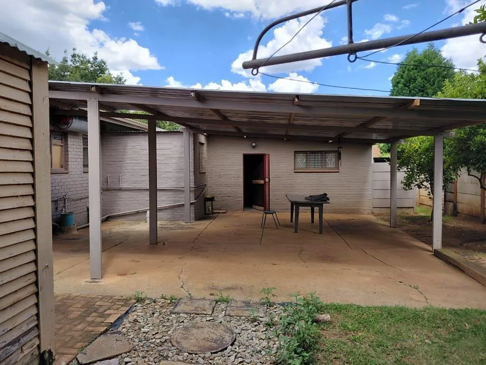 3 Bedroom House for sale in Hartbeesfontein