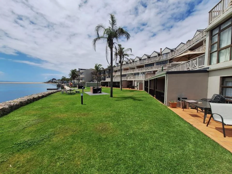 2 Bedroom House for sale in Hartenbos Central