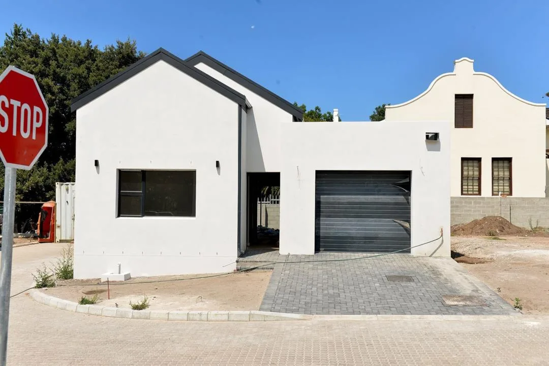 2 Bedroom House for sale in Villiersdorp