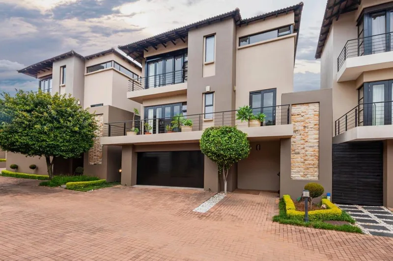 4 Bedroom House to rent in Bryanston