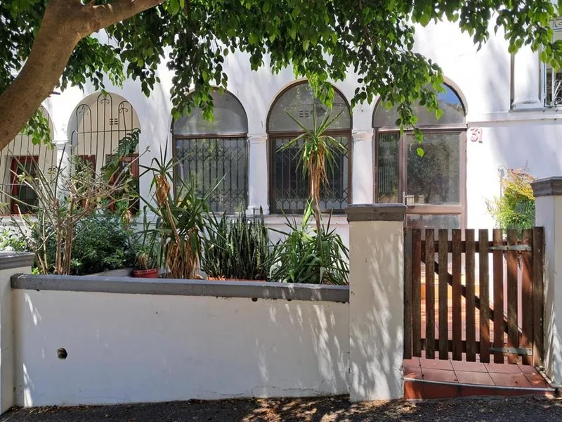 1 Bedroom House for sale in Zonnebloem
