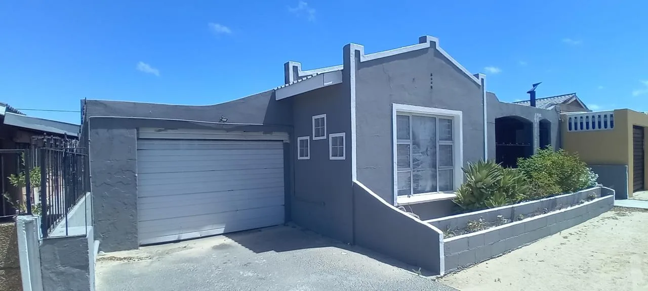 3 Bedroom House for sale in Belhar