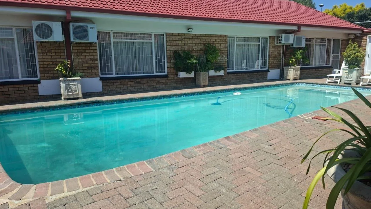 4 Bedroom House for sale in Flamwood