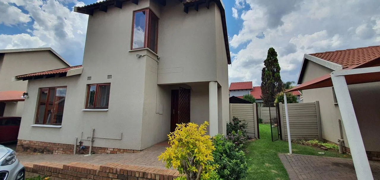 3 Bedroom Townhouse to rent in Liefde En Vrede