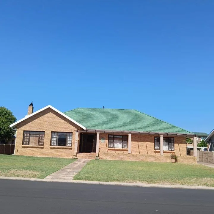 3 Bedroom House for sale in Stilbaai Wes
