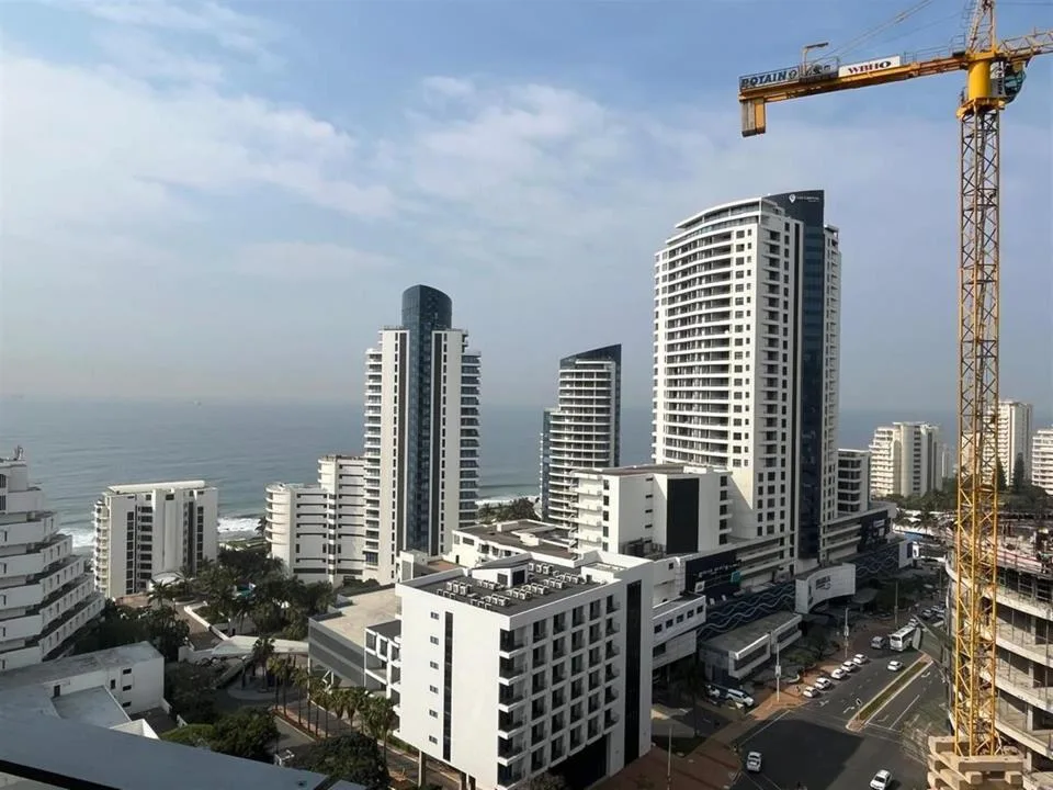 3 Bedroom Apartment / flat to rent in Umhlanga Central