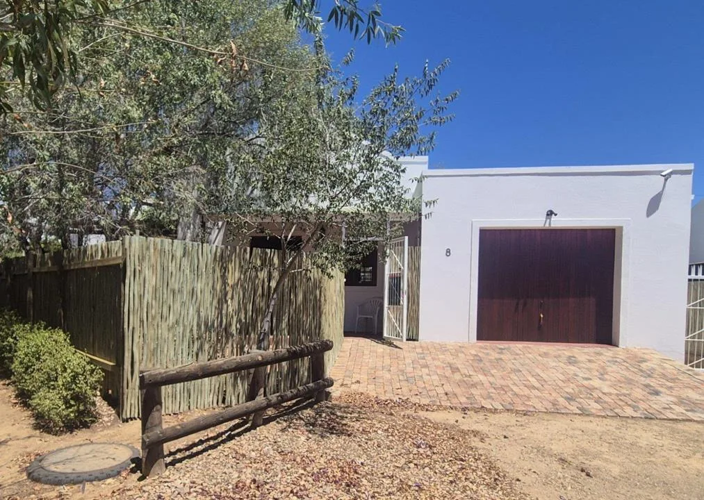 2 Bedroom House for sale in Prince Albert