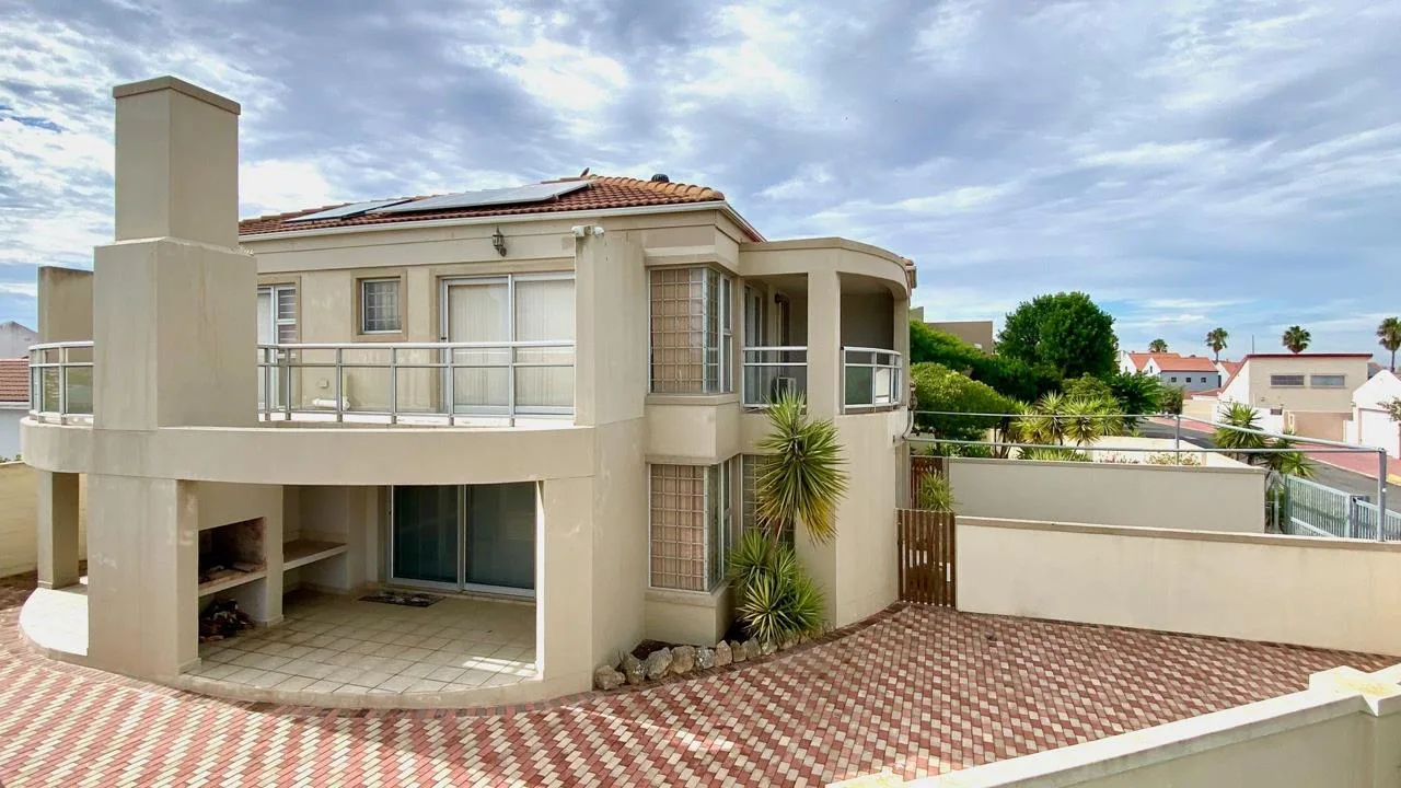 3 Bedroom House for sale in Port Owen