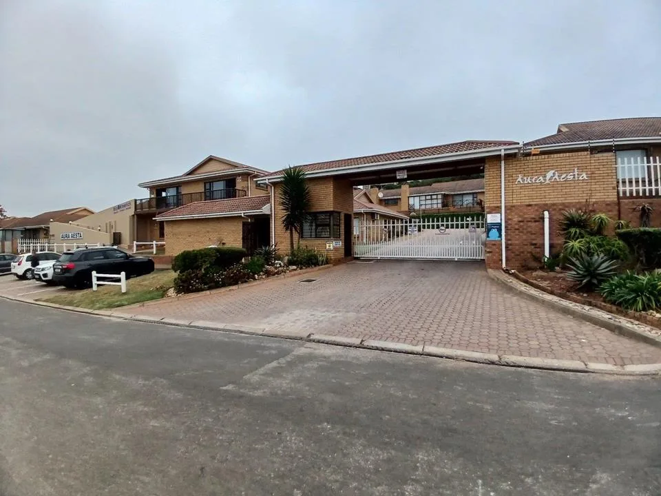 3 Bedroom House for sale in Hartenbos Central
