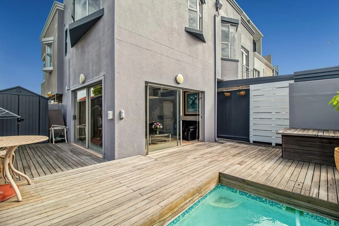 4 Bedroom House for sale in Bantry Bay