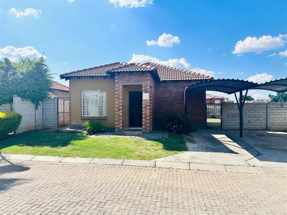 3 Bedroom House for sale in Waterval East