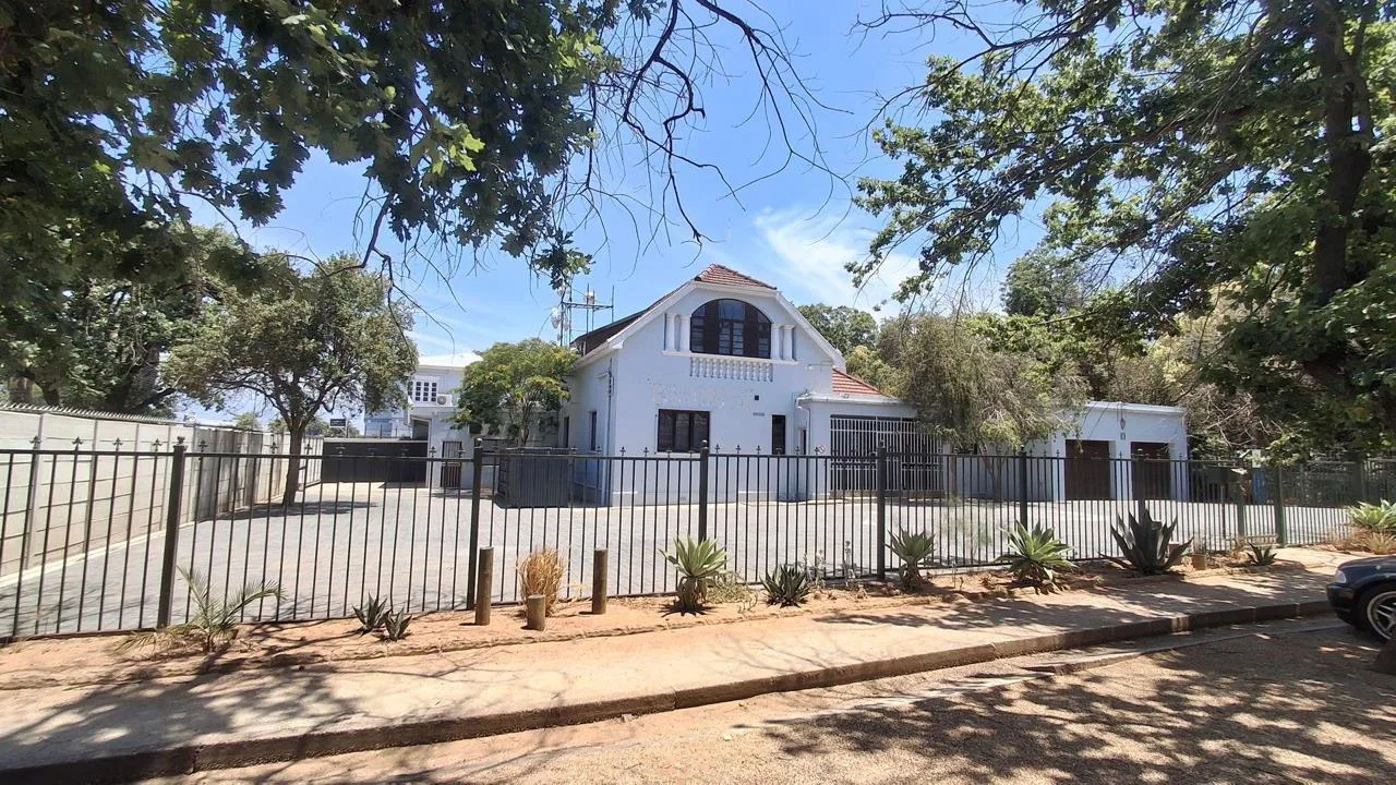 4 Bedroom House for sale in Paglande