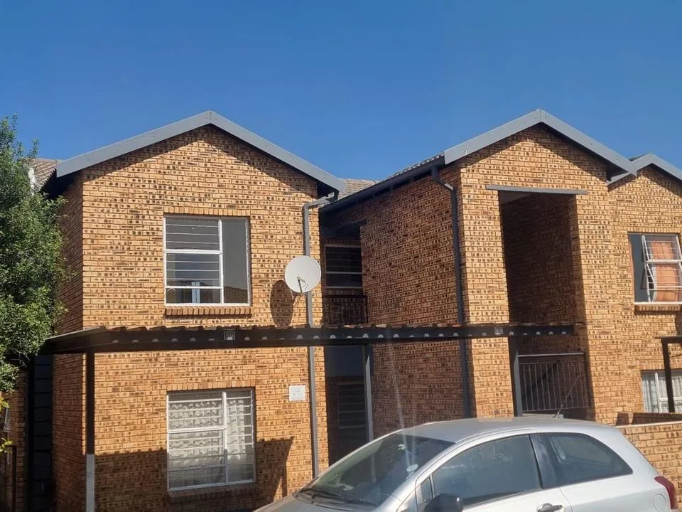 2 Bedroom Apartment / flat to rent in Honeydew Grove