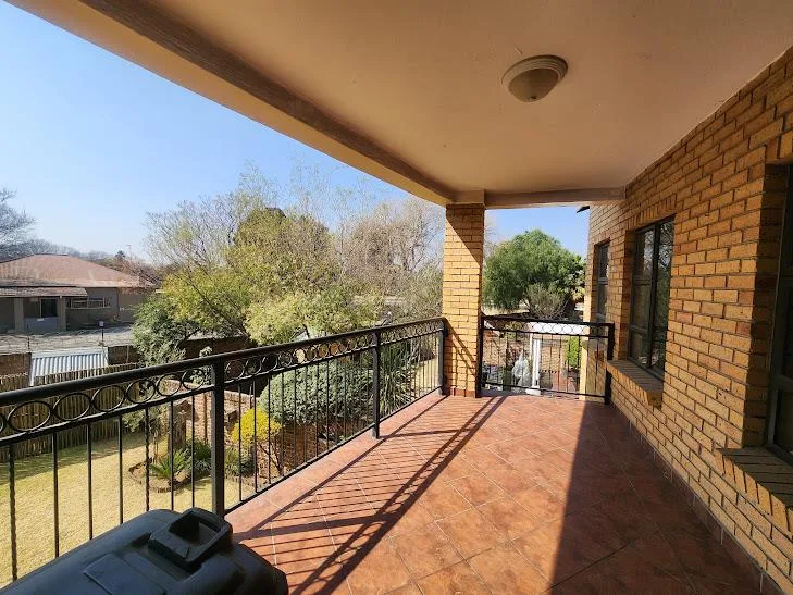 3 Bedroom Apartment / flat to rent in Farrarmere