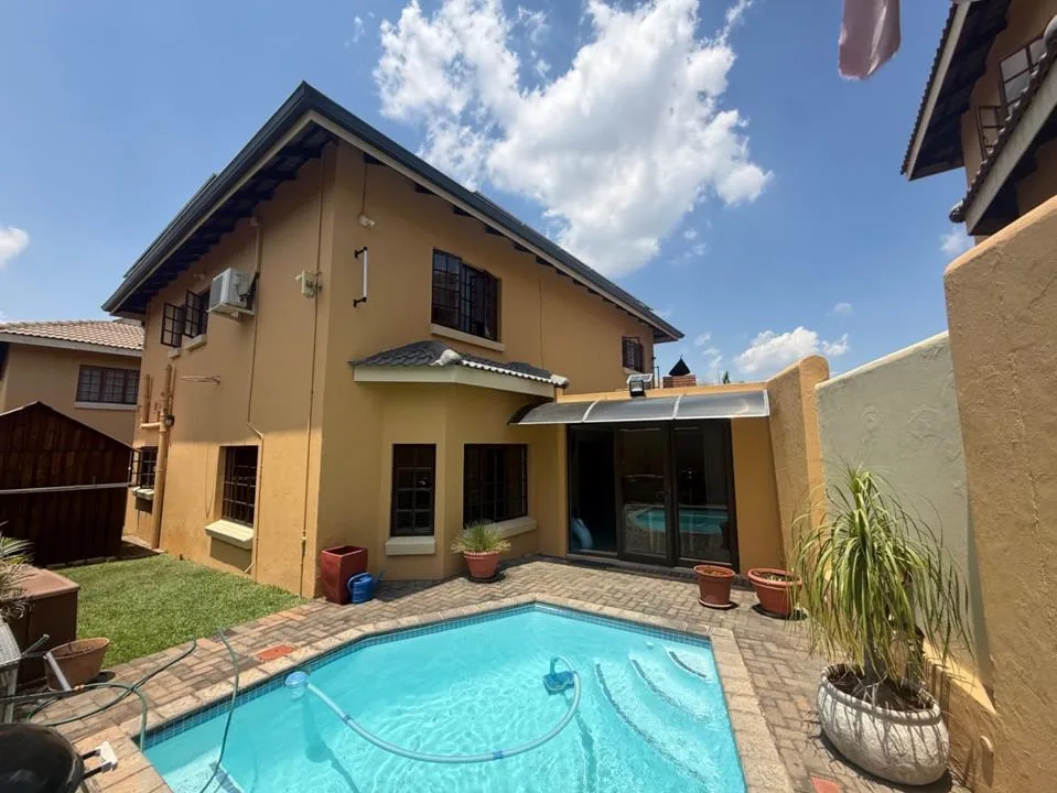 4 Bedroom House for sale in Cashan