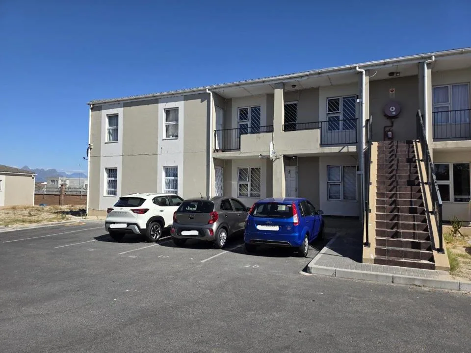2 Bedroom Apartment / flat for sale in Sunset Glen