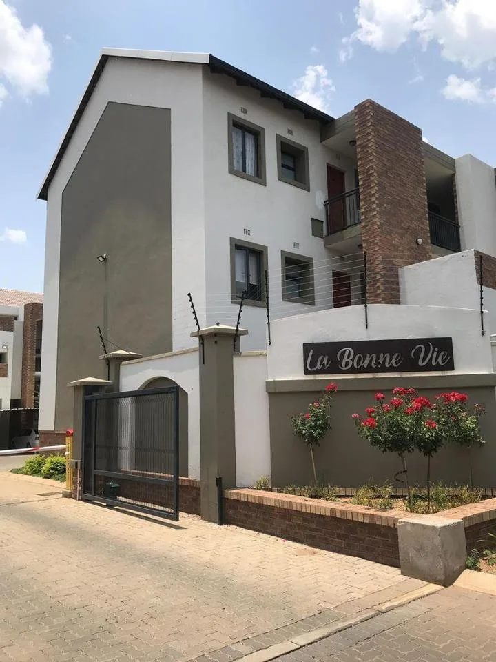 2 Bedroom Apartment / flat to rent in Montana