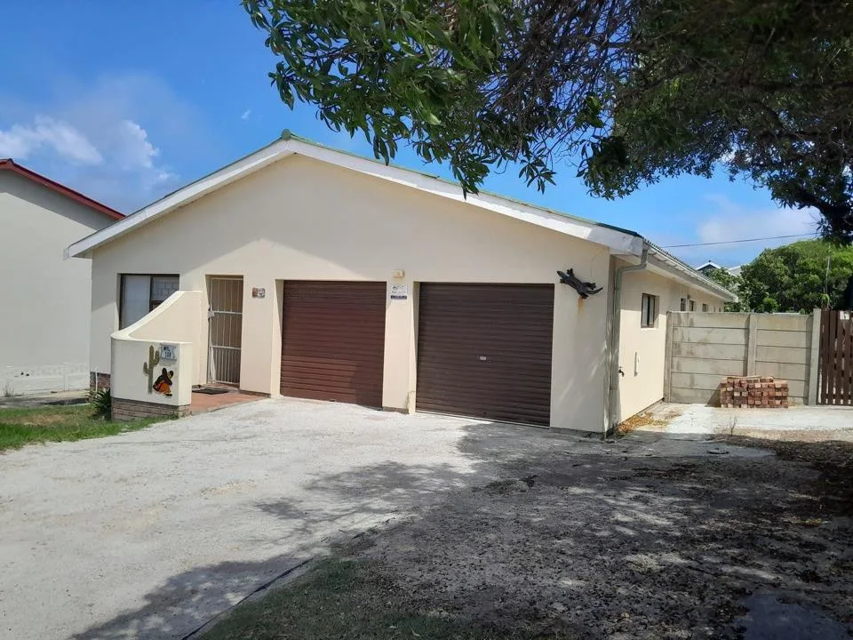3 Bedroom House for sale in De Kelders