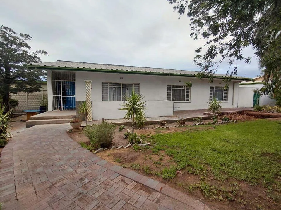 3 Bedroom House for sale in Hospital Hill