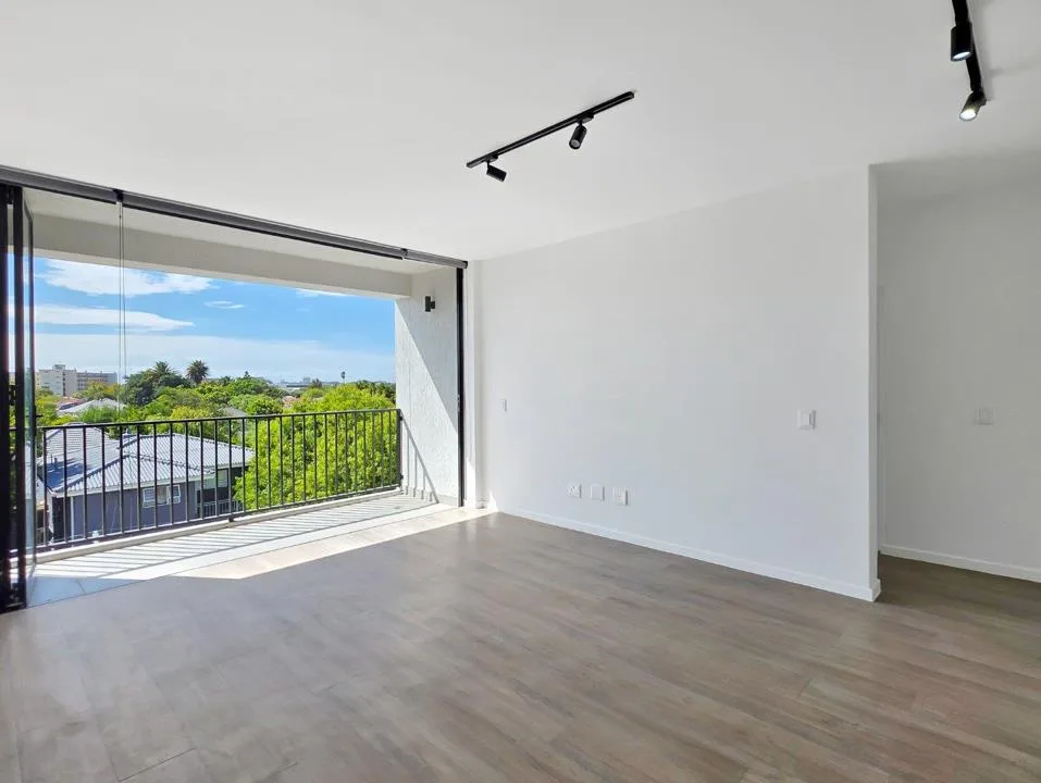 2 Bedroom Apartment / flat for sale in Claremont