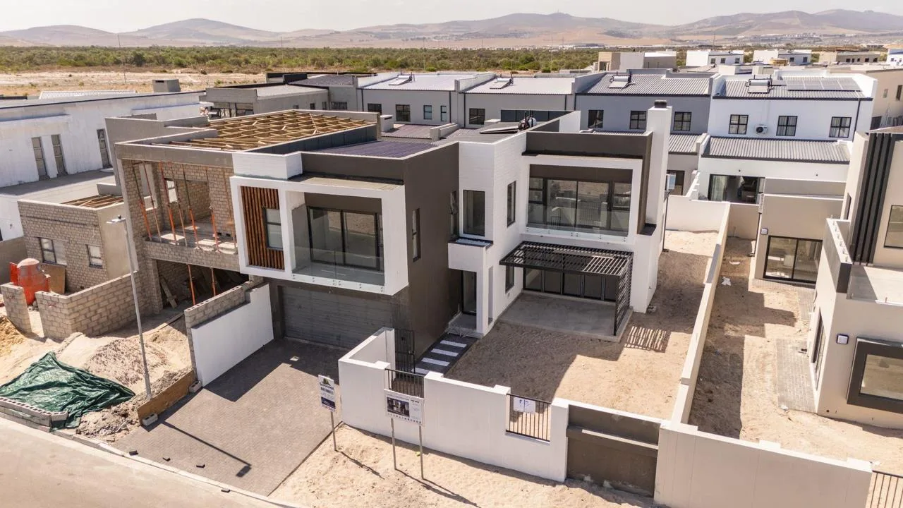 4 Bedroom House for sale in Sandown