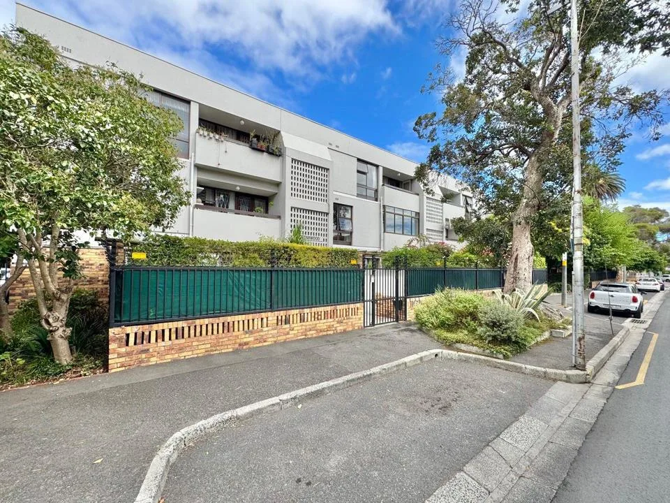 3 Bedroom Apartment / flat for sale in Kenilworth