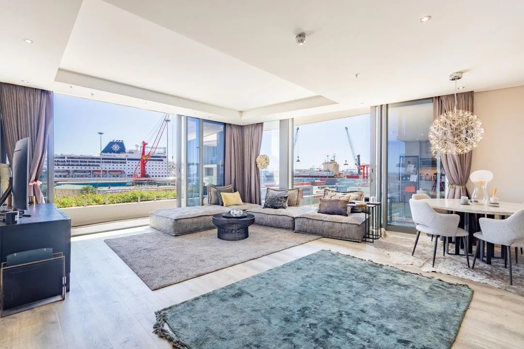 2 Bedroom Apartment / flat for sale in Foreshore