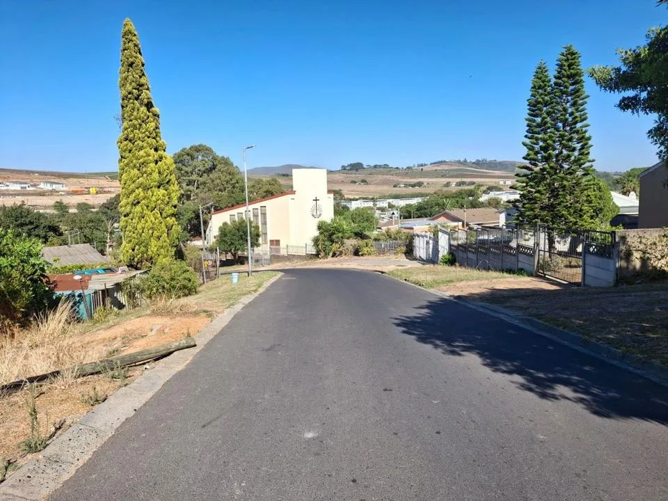 3 Bedroom House for sale in Cloetesville
