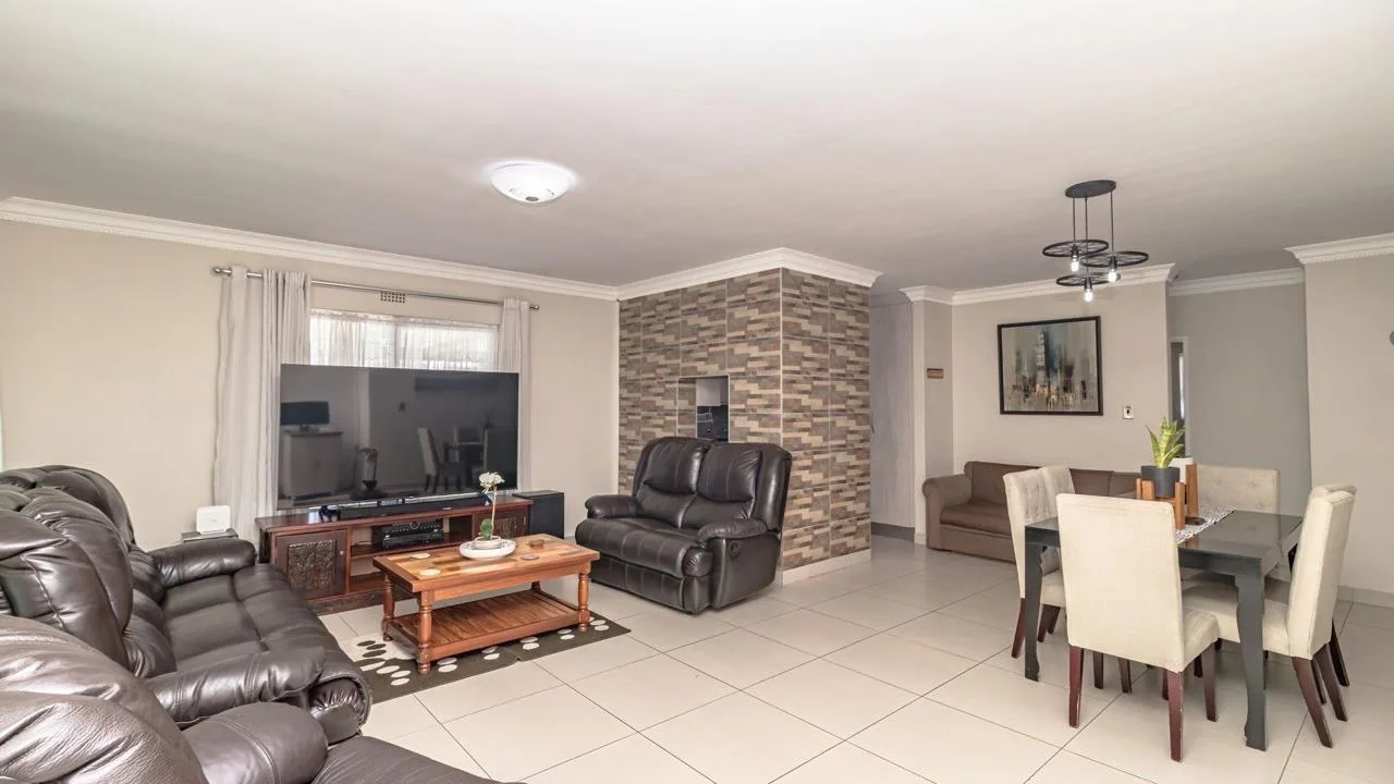 3 Bedroom House for sale in Sunningdale