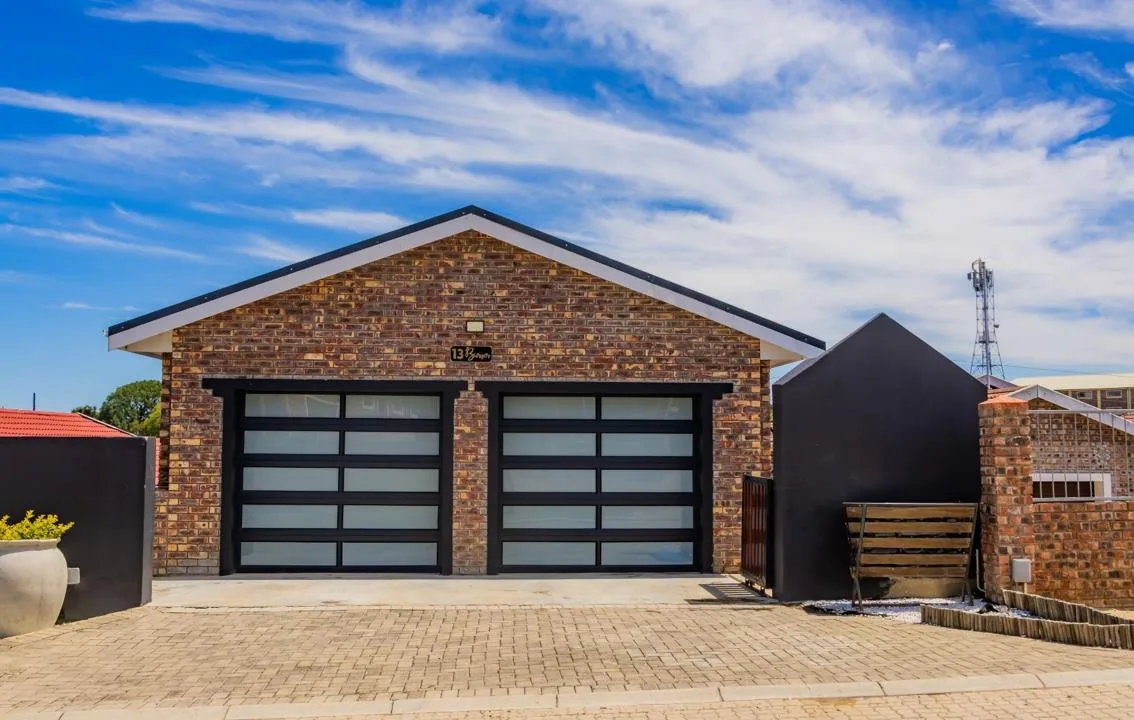 3 Bedroom House for sale in Levallia