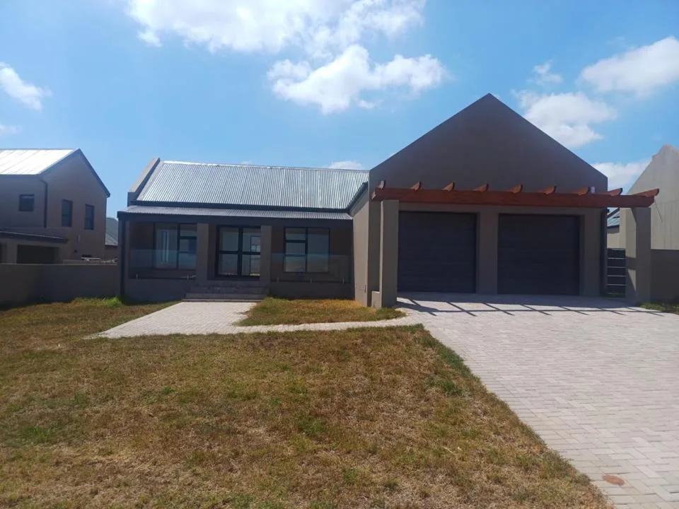 3 Bedroom House for sale in Vredenburg
