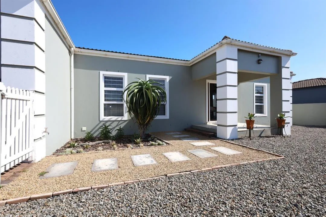 4 Bedroom House for sale in Country Club