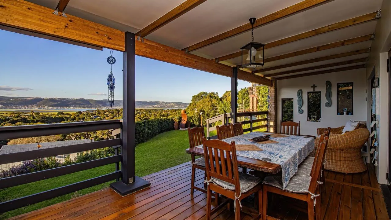 3 Bedroom House for sale in Brenton On Lake