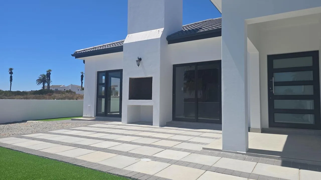 3 Bedroom House for sale in Shelley Point