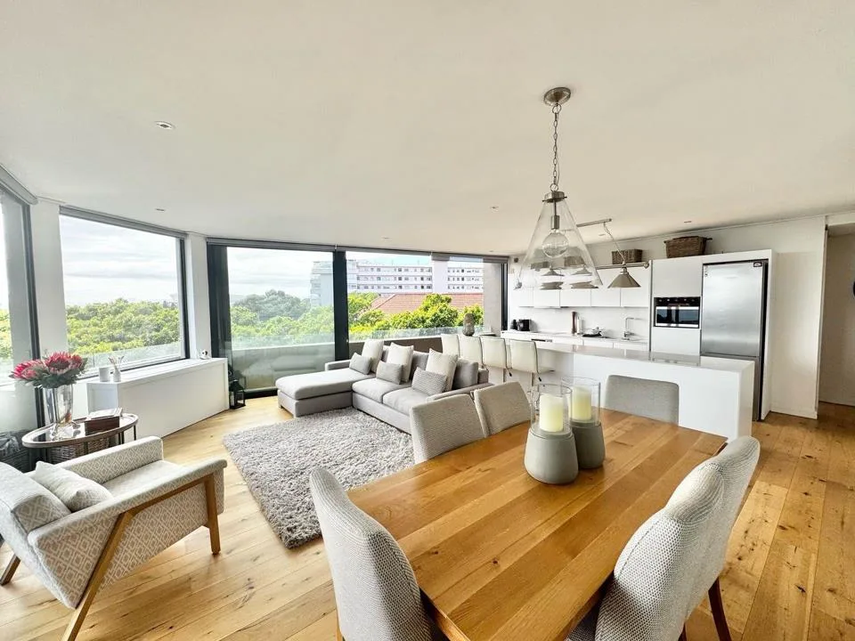 2 Bedroom Apartment / flat to rent in Sea Point