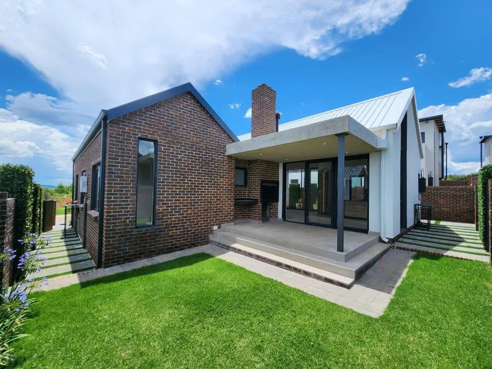 3 Bedroom House for sale in Helderzicht Eco Estate