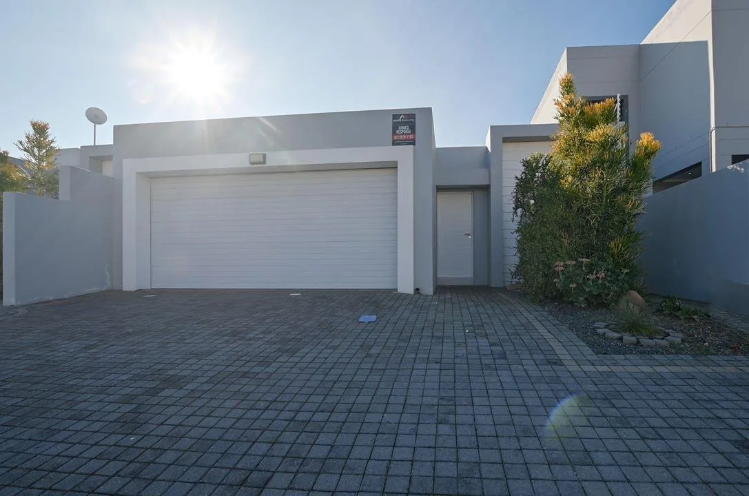 3 Bedroom House for sale in Sandown