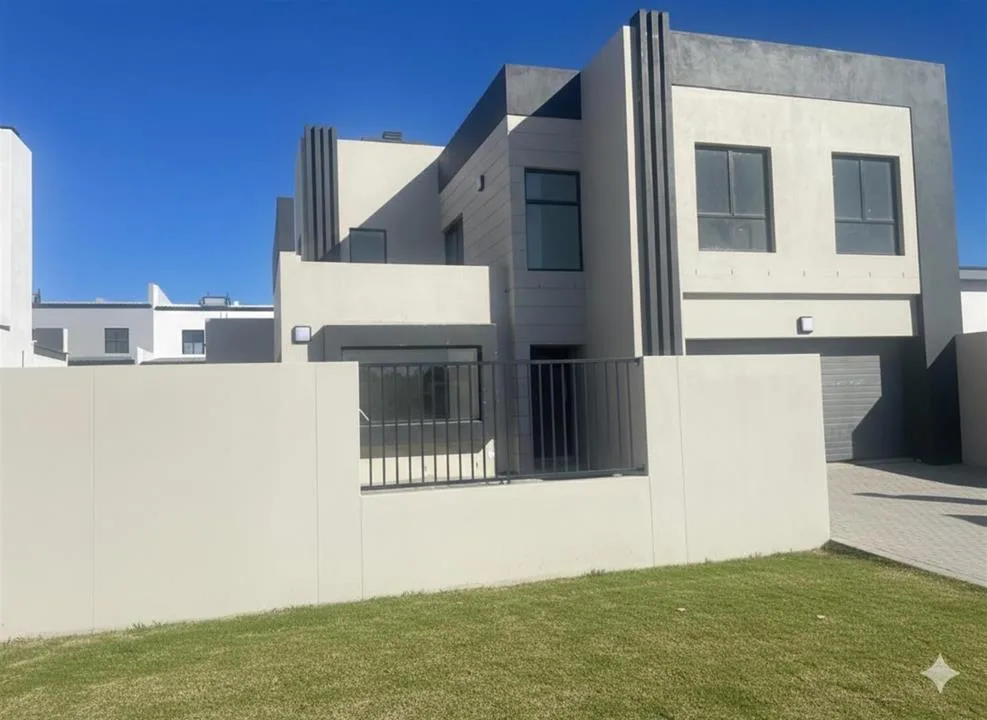 4 Bedroom House for sale in Sandown