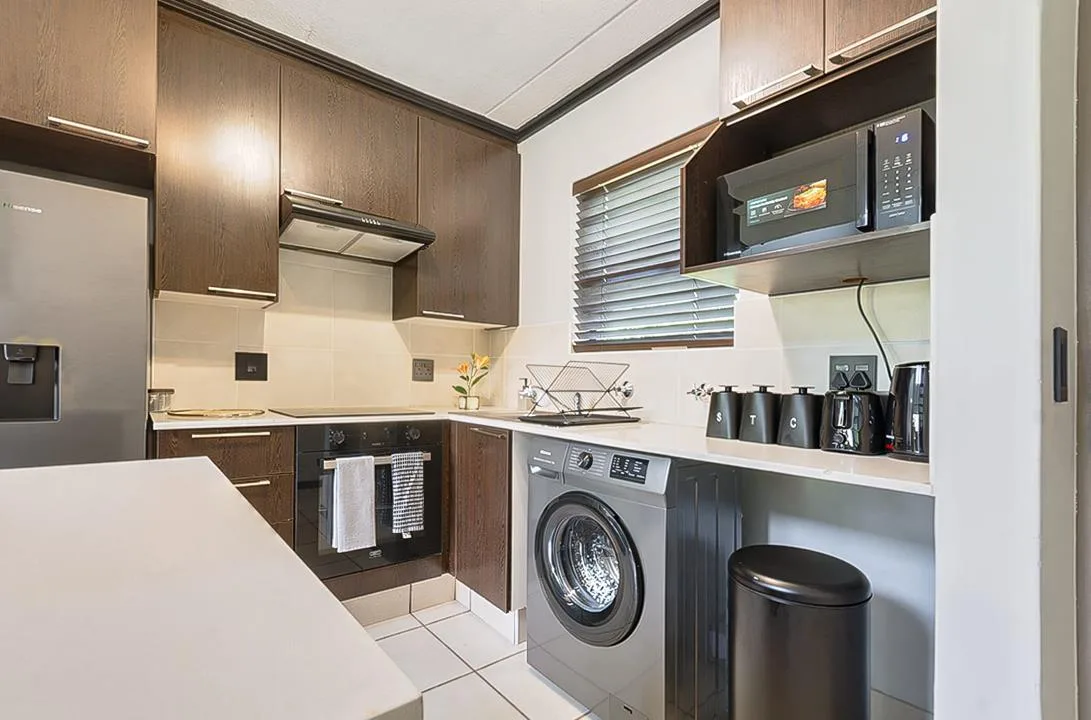 2 Bedroom Apartment / flat to rent in Paulshof