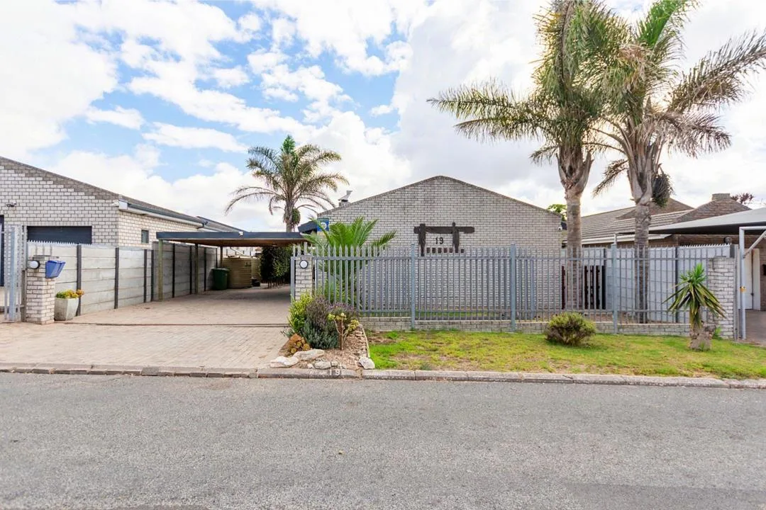 3 Bedroom House for sale in Saldanha Central